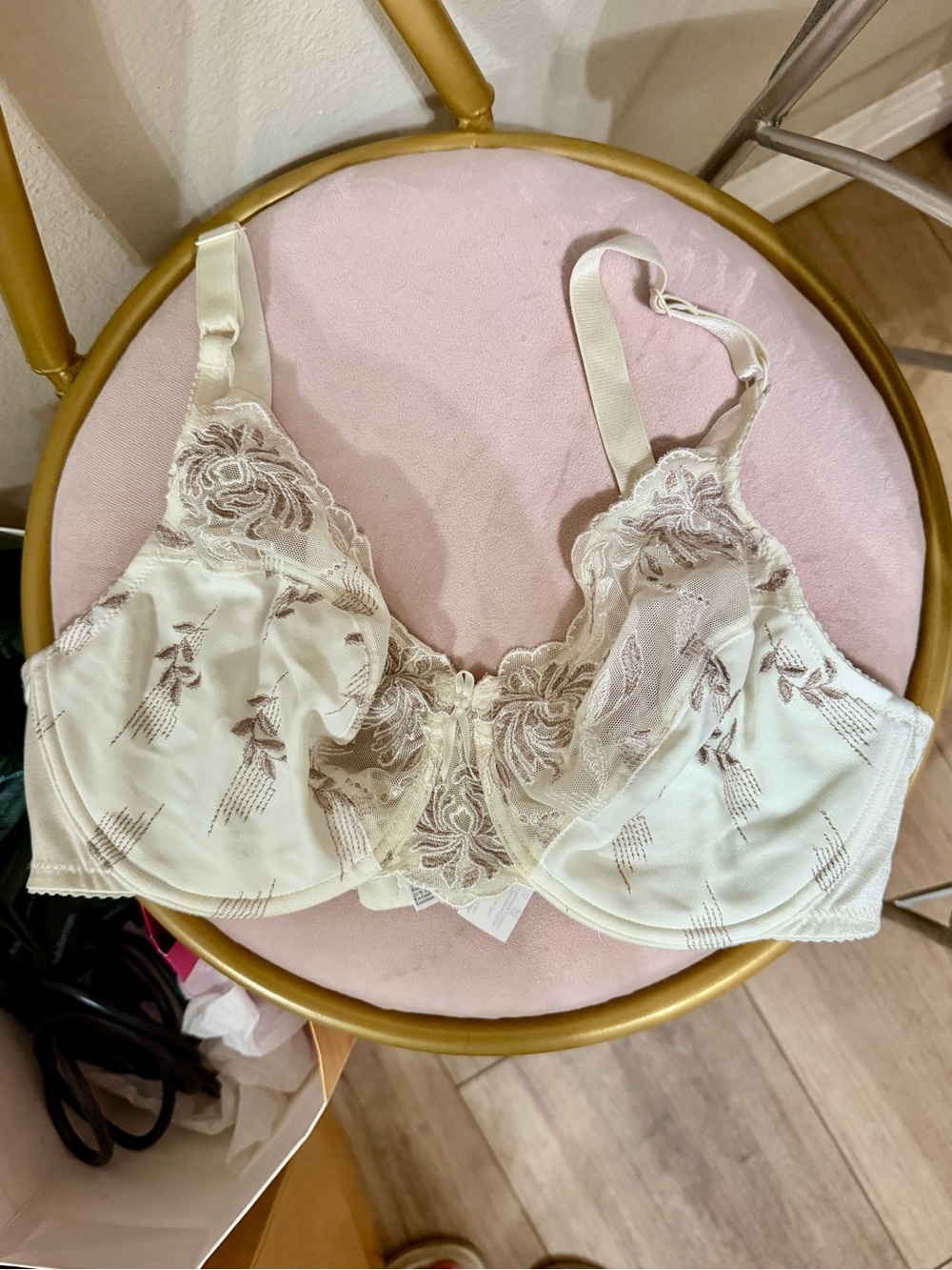 Wacoal Lace-Trim Full-Coverage Bra in Ivory Sz 34D